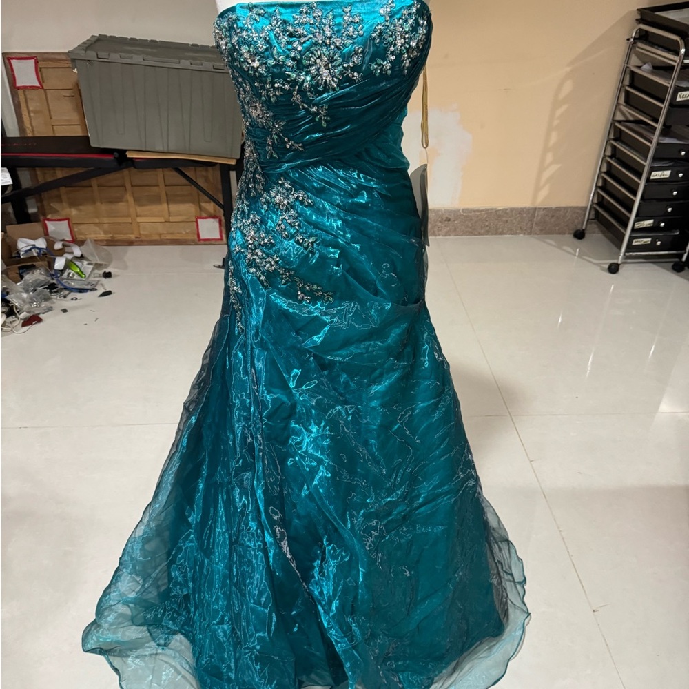 Elegant Teal Strapless Evening Gown